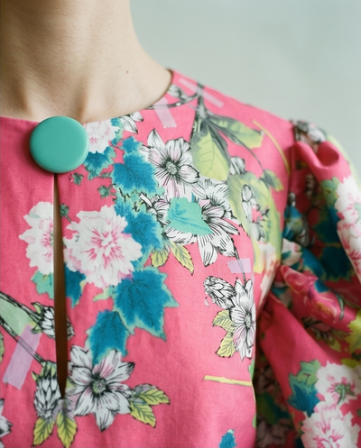 Robe mado bicolor motif floral rose