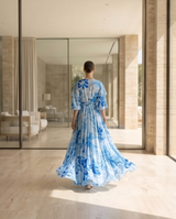 Maxi robe en soie à motifs bleu blanc
