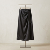 Jupe en satin drapé