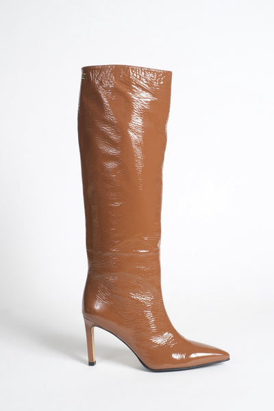 Bottes en cuir d’agneau caramel vernis