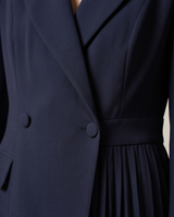 Robe blazer bleu plissée