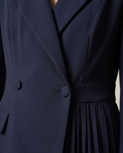 Robe blazer bleu plissée