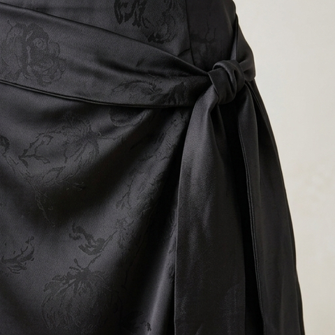 Jupe en satin drapé