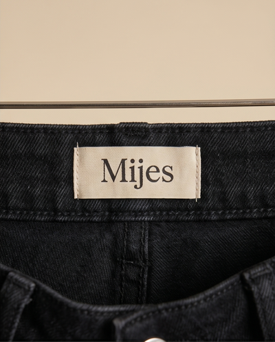 Jeans noir sans ourlet