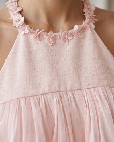 Robe rose poudré à bijoux