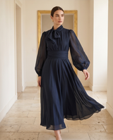 Robe vaporeuse légère bleu nuit