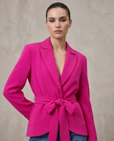 Veste rose avec ceinture